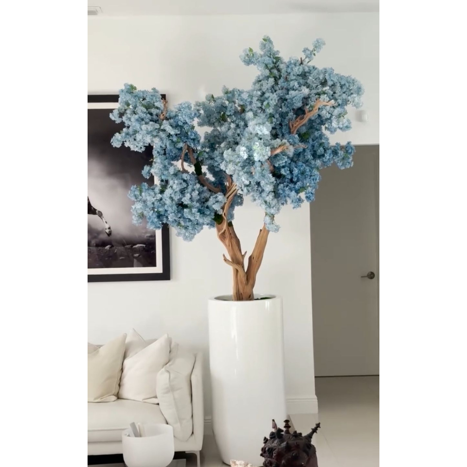 Saint-Tropez matt white vase with blue cherry blossoms