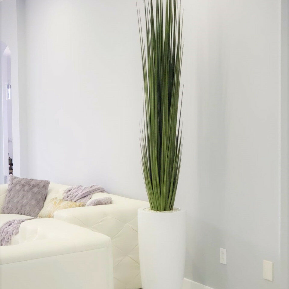 Large Dax vase with reeds