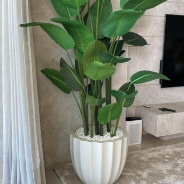 Flowerpot Santa Barbara matt beige with bird of paradise