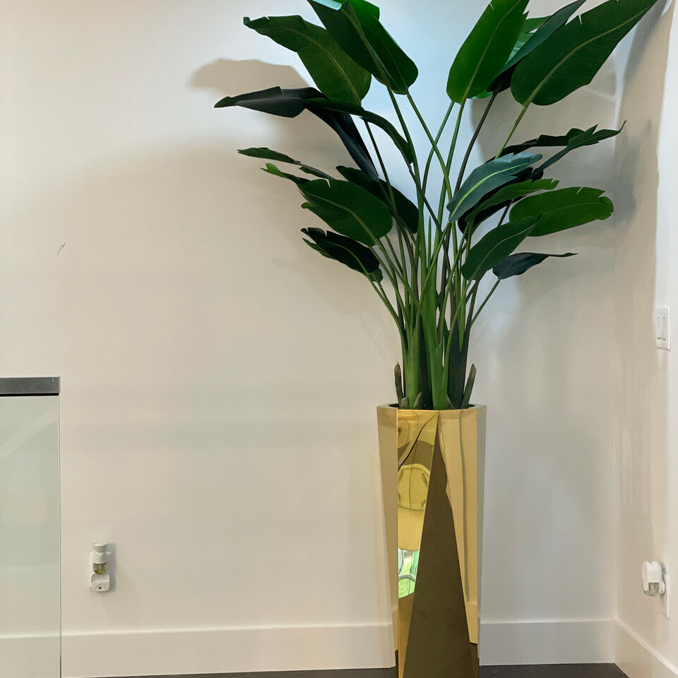 Golden prism vase with bird of paradise (7′)