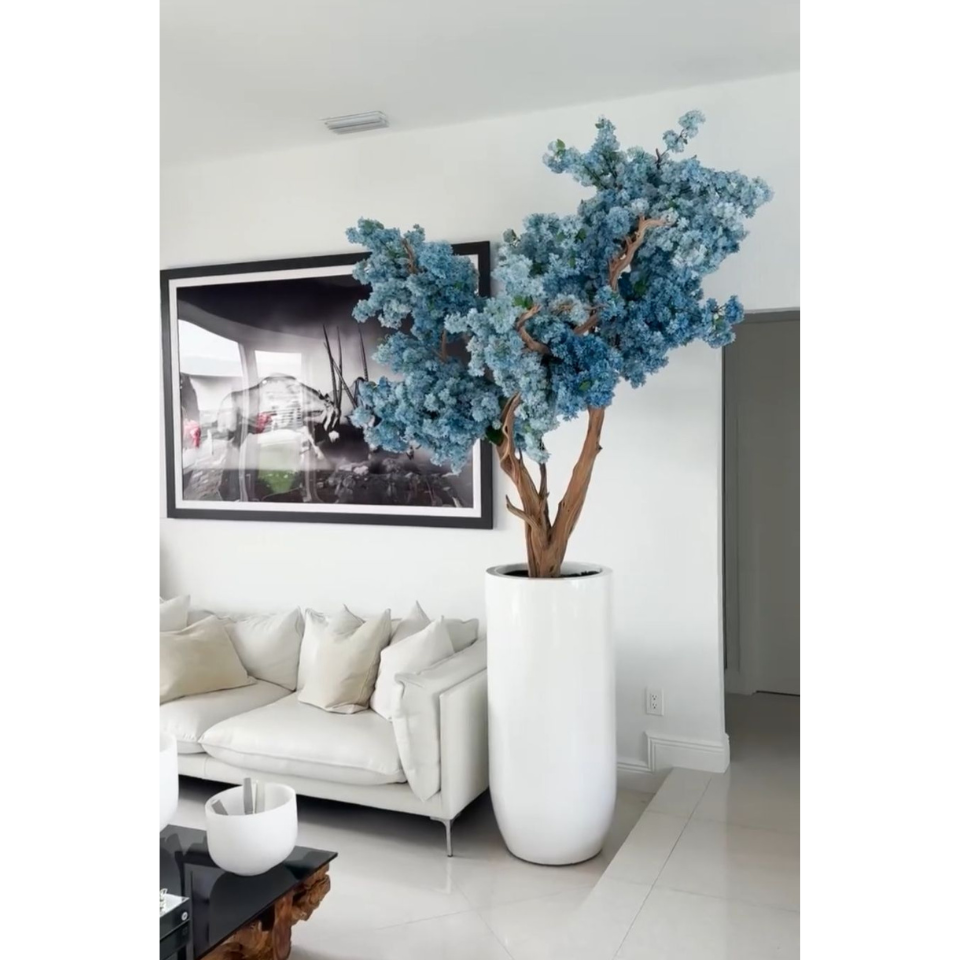 Saint-Tropez matt white vase with blue cherry blossoms